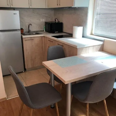 първа линия лазур Ahyolu